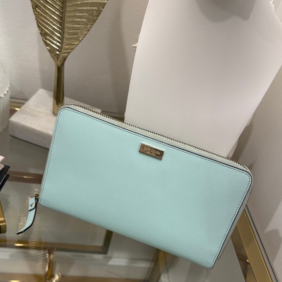 Kate Spade Mint Green Large Wallet - Picture 1 of 9